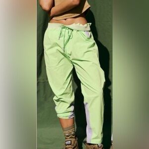 Free People movement Cascade Oversized Joggers With Pockets In Limeade.
Ba
